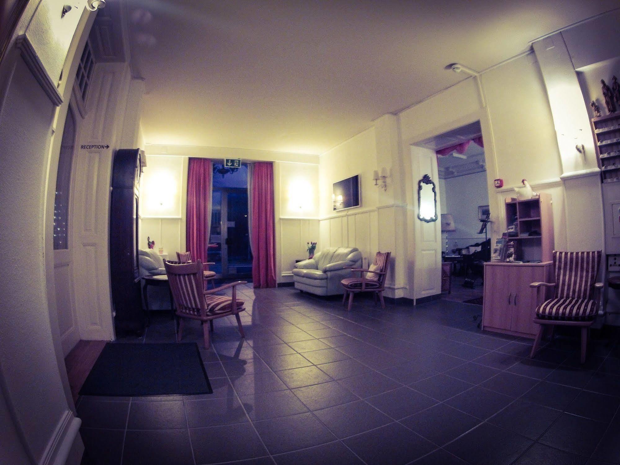 Alpina Hotel 2*